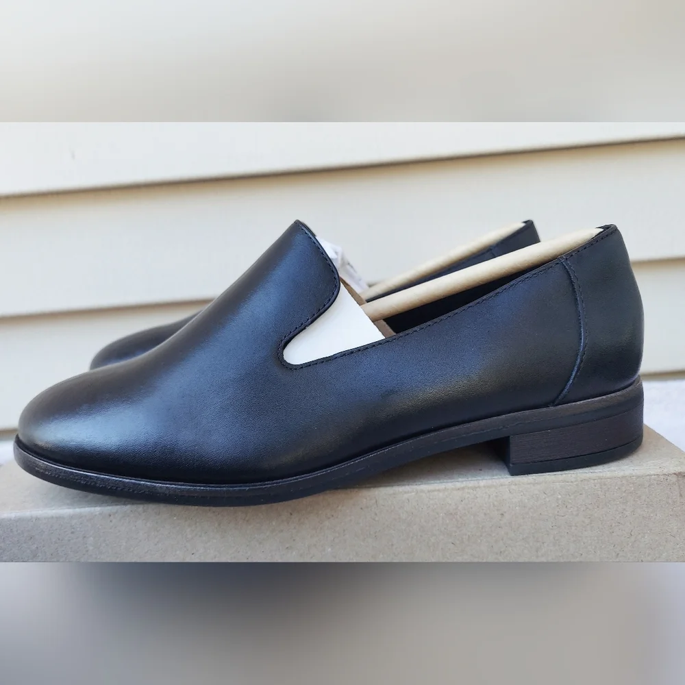 Clarks Trish Black Leather Women's Size 6W Loafers NWT Office Preppy Cottagecore